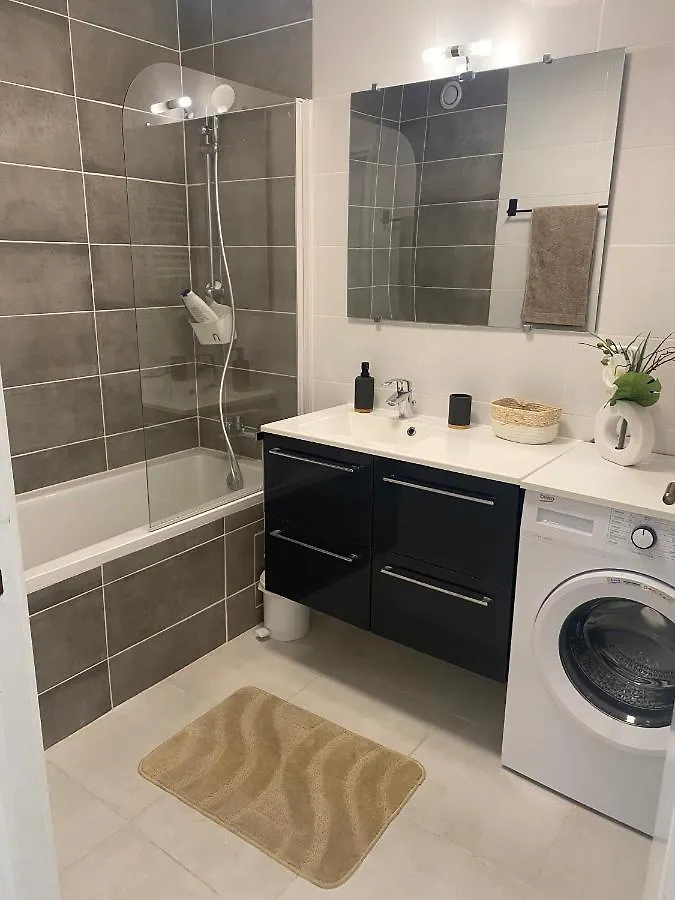 Elegant Apartment Close To Croisette And Palais De Festival With Garage Cannes France